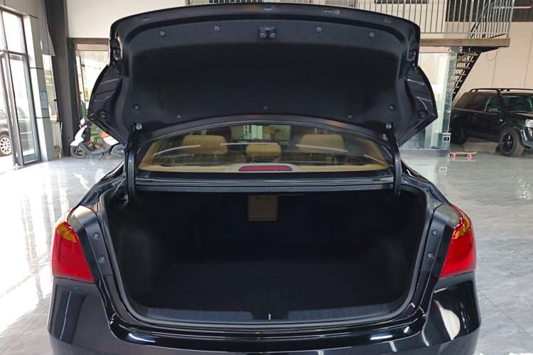 Used Hyundai Mistra 2014 1.8L Automatic Smart GLS Trunk