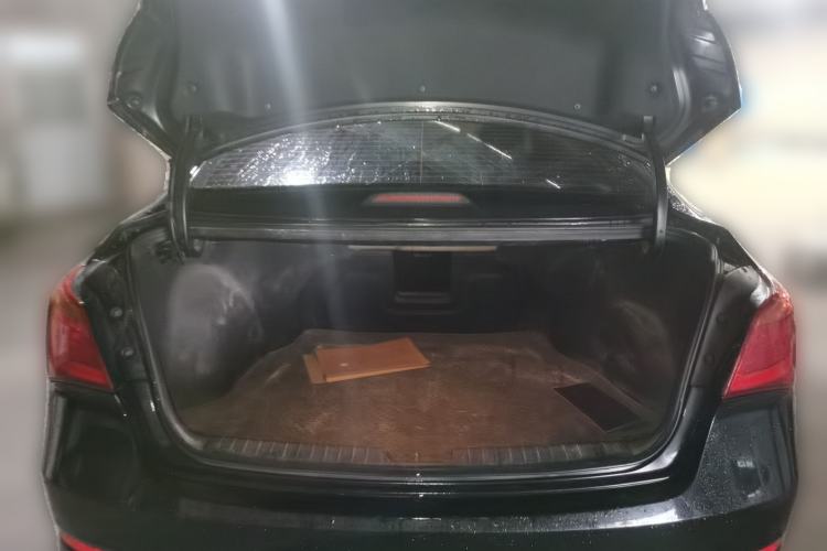 Used Hyundai Mistra 2014 1.8L Automatic Smart GLS Trunk
