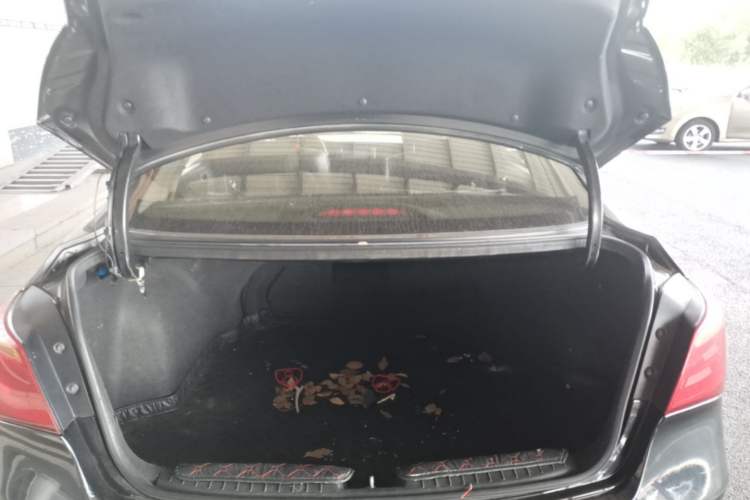 Used Hyundai Mistra 2014 1.8L Automatic Smart GLS Trunk