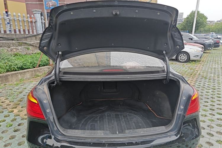 Used Hyundai Mistra 2014 1.8L Automatic Smart GLS Trunk