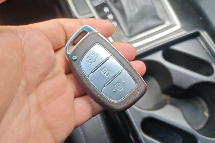 Used Hyundai Mistra 2014 1.8L Automatic Smart GLS Vehicle Key