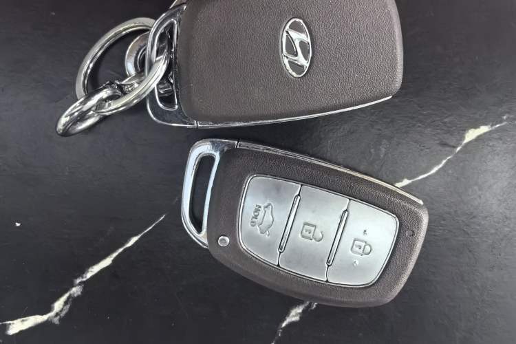 Used Hyundai Mistra 2014 1.8L Automatic Smart GLS Vehicle Key