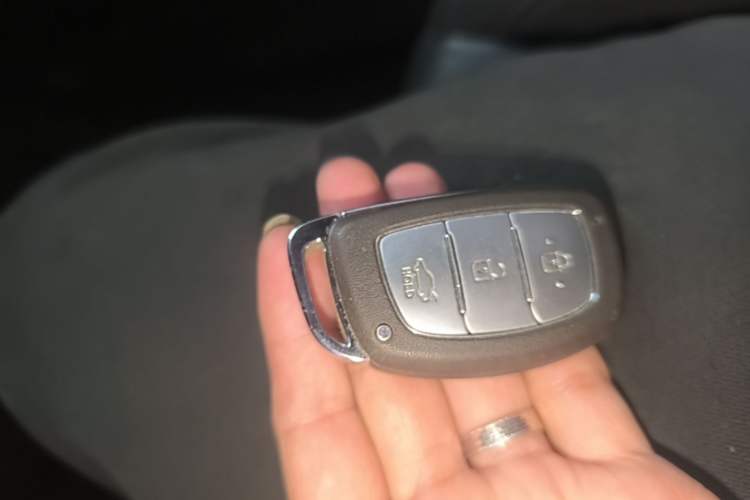 Used Hyundai Mistra 2014 1.8L Automatic Smart GLS Vehicle Key