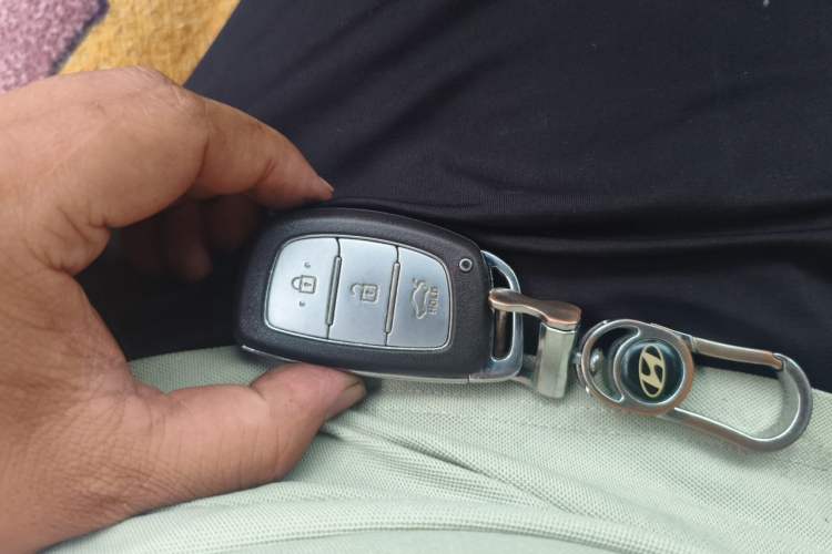 Used Hyundai Mistra 2014 1.8L Automatic Smart GLS Vehicle Key