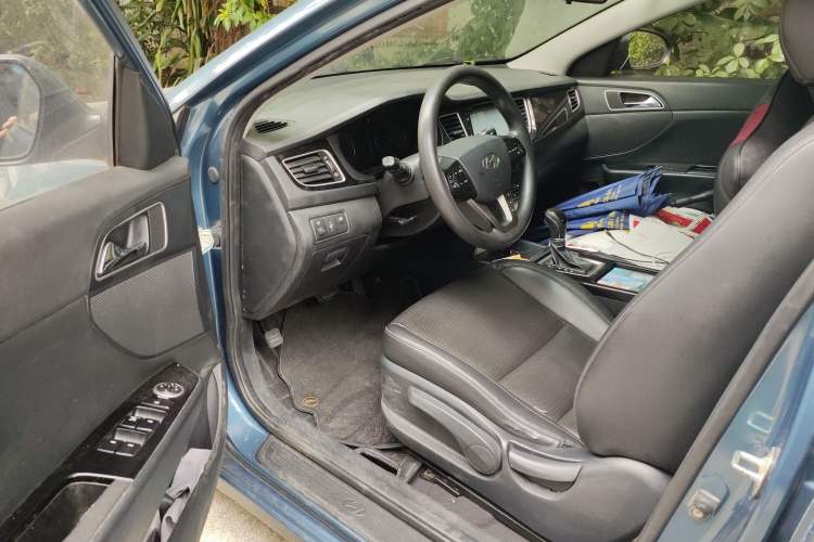 Used Hyundai Mistra 2014 1.8L Automatic Smart GLS Driver Seat