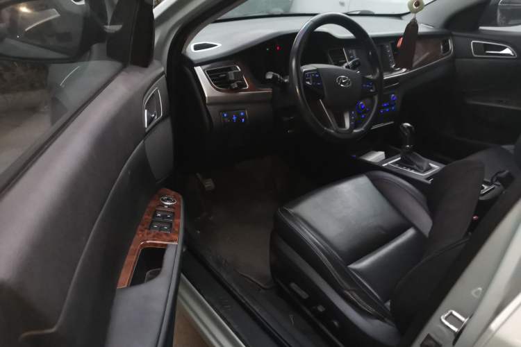 Used Hyundai Mistra 2014 1.8L Automatic Deluxe DLX Model Driver Seat