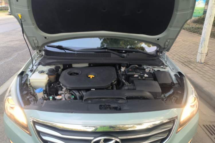 Used Hyundai Mistra 2014 1.8L Automatic Smart GLS Engine Bay