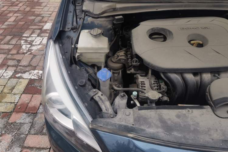 Used Hyundai Mistra 2014 1.8L Automatic Deluxe DLX Model Engine Bay Right