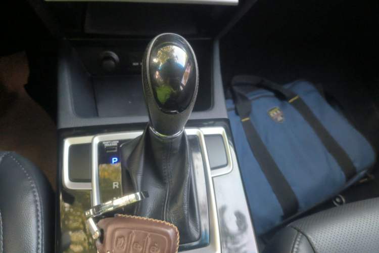 Used Hyundai Mistra 2014 1.8L Automatic Smart GLS Gear Lever