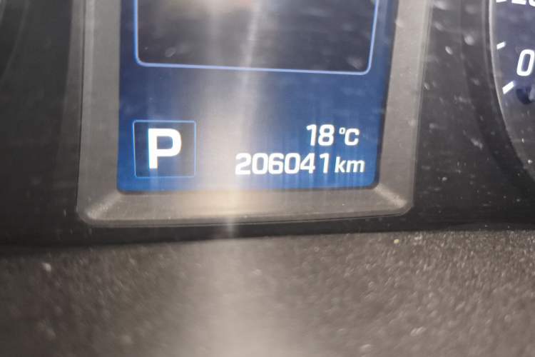 Used Hyundai Mistra 2014 1.8L Automatic Deluxe DLX Model Odometer Close Up