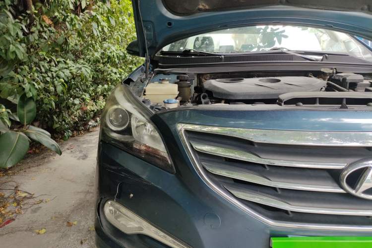 Used Hyundai Mistra 2014 1.8L Automatic Smart GLS Right Front Headlight