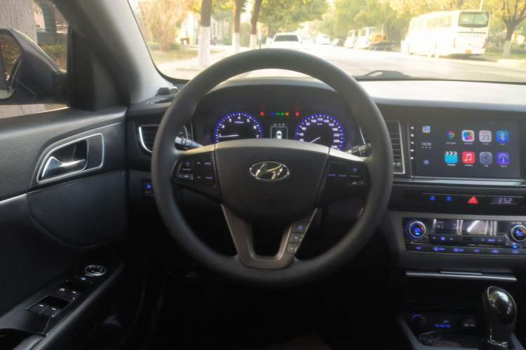 Used Hyundai Mistra 2014 1.8L Automatic Smart GLS Steering Wheel