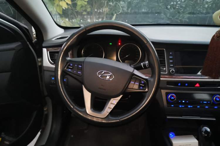 Used Hyundai Mistra 2014 1.8L Automatic Deluxe DLX Model Steering Wheel