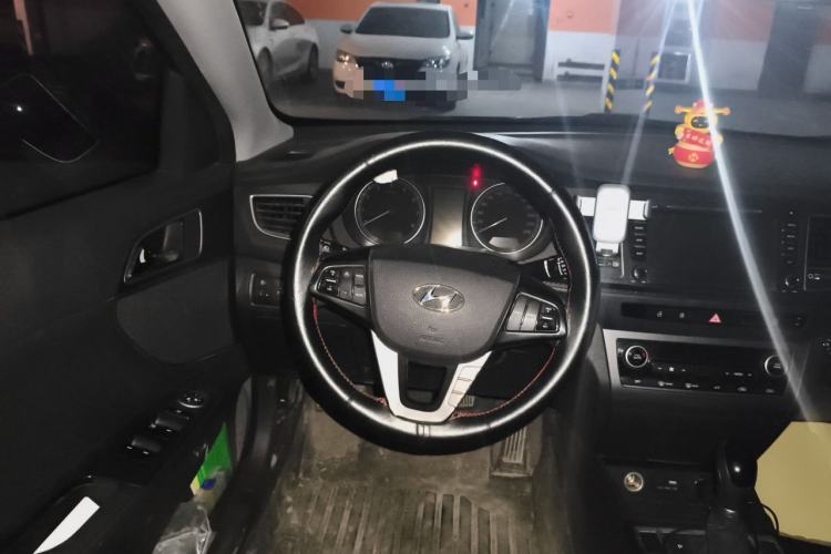 Used Hyundai Mistra 2014 1.8L Automatic Deluxe DLX Model Steering Wheel