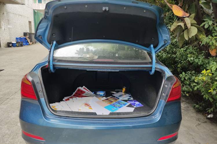 Used Hyundai Mistra 2014 1.8L Automatic Smart GLS Trunk