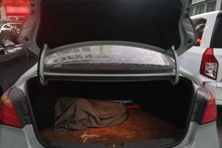 Used Hyundai Mistra 2014 1.8L Automatic Deluxe DLX Model Trunk
