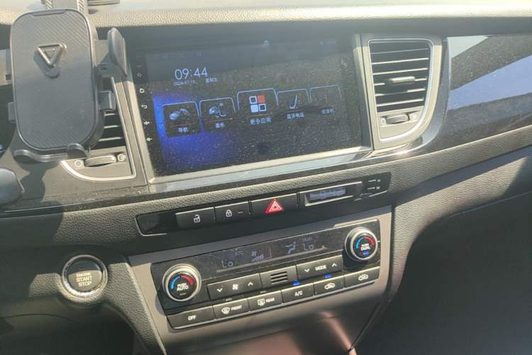 Used Hyundai Mistra 2014 1.8L Automatic Deluxe DLX Model Audio And AC Panel