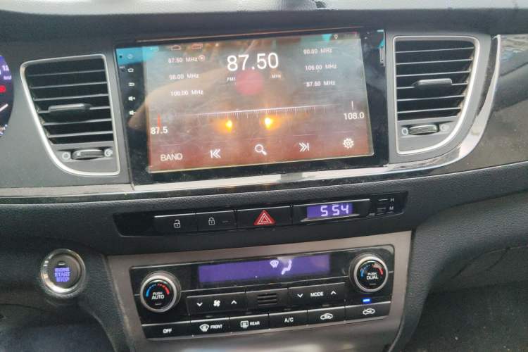 Used Hyundai Mistra 2014 1.8L Automatic Smart GLS Audio And AC Panel