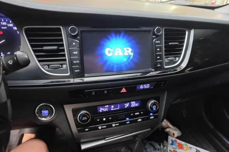 Used Hyundai Mistra 2014 1.8L Automatic Deluxe DLX Model Audio And AC Panel