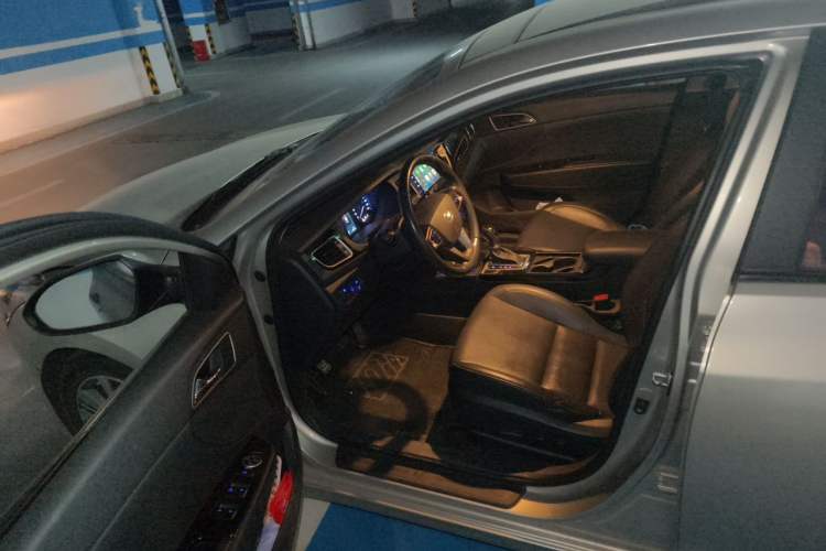 Used Hyundai Mistra 2014 1.8L Automatic Deluxe DLX Model Driver Seat