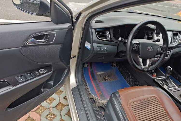 Used Hyundai Mistra 2014 1.8L Automatic Deluxe DLX Model Driver Seat
