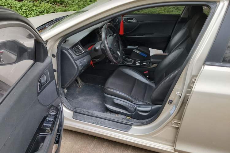 Used Hyundai Mistra 2014 1.8L Automatic Smart GLS Driver Seat