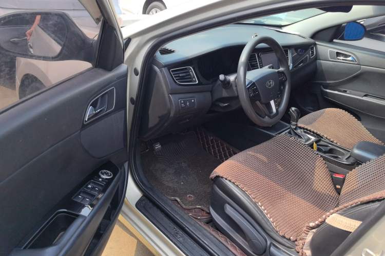 Used Hyundai Mistra 2014 1.8L Automatic Smart GLS Driver Seat