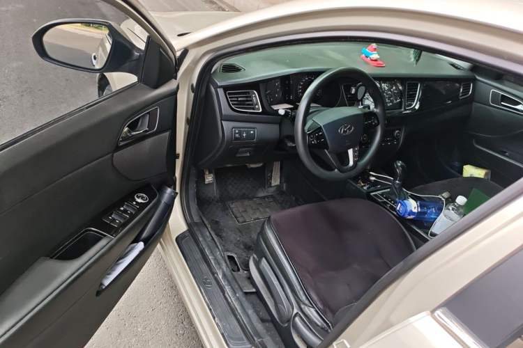 Used Hyundai Mistra 2014 1.8L Automatic Smart GLS Driver Seat