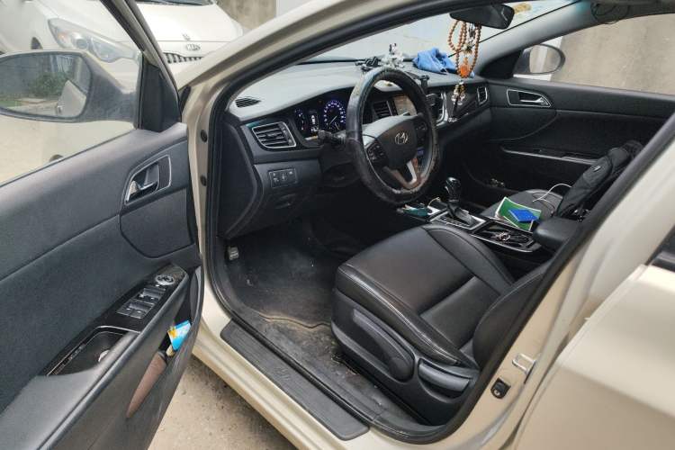 Used Hyundai Mistra 2014 1.8L Automatic Smart GLS Driver Seat