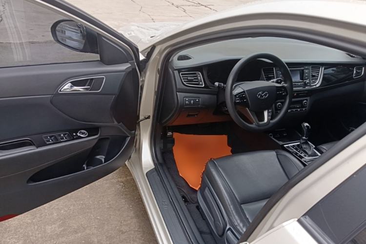 Used Hyundai Mistra 2014 1.8L Automatic Smart GLS Driver Seat