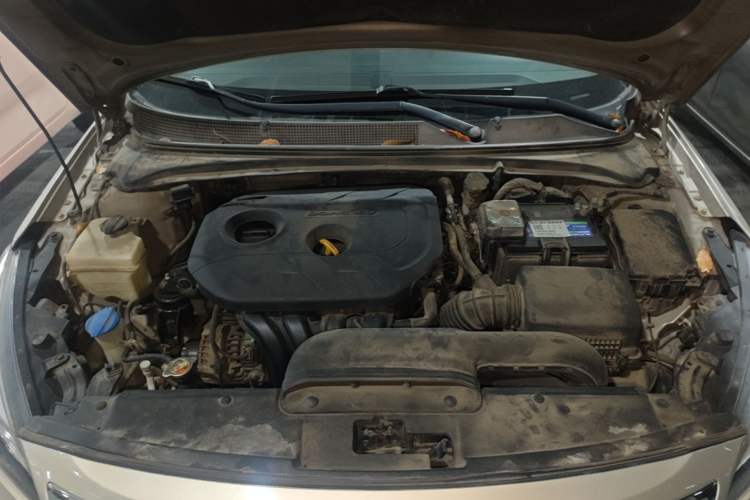 Used Hyundai Mistra 2014 1.8L Automatic Deluxe DLX Model Engine Bay