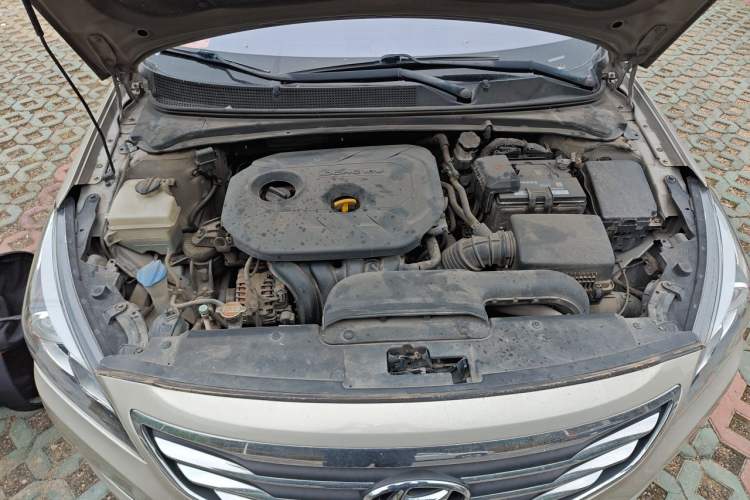 Used Hyundai Mistra 2014 1.8L Automatic Deluxe DLX Model Engine Bay