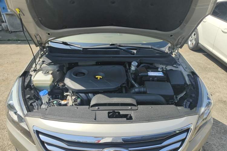 Used Hyundai Mistra 2014 1.8L Automatic Deluxe DLX Model Engine Bay