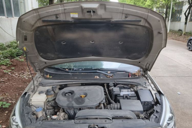 Used Hyundai Mistra 2014 1.8L Automatic Smart GLS Engine Bay