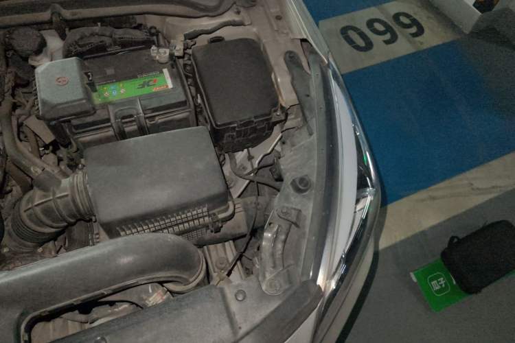 Used Hyundai Mistra 2014 1.8L Automatic Deluxe DLX Model Engine Bay Left