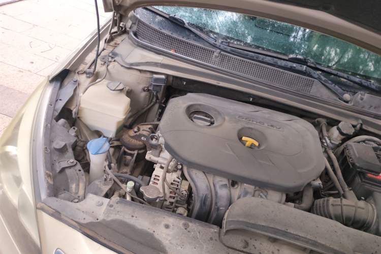 Used Hyundai Mistra 2014 1.8L Automatic Deluxe DLX Model Engine Bay Right