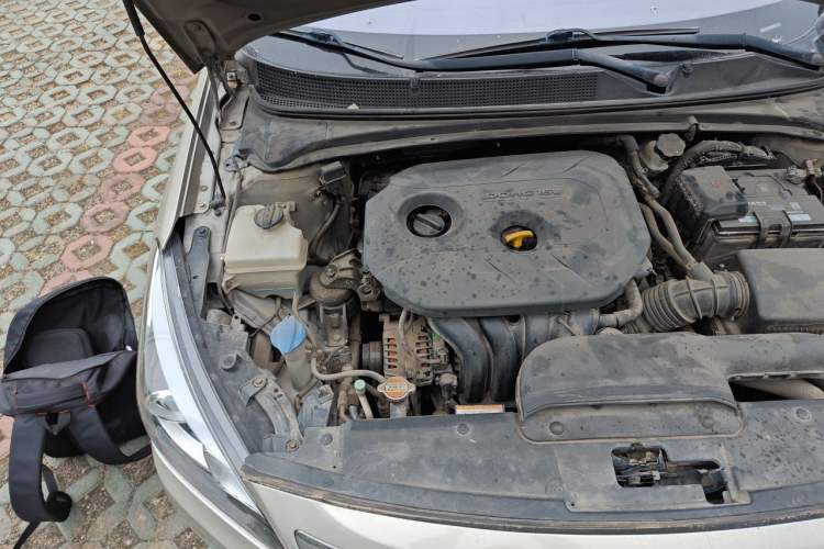 Used Hyundai Mistra 2014 1.8L Automatic Deluxe DLX Model Engine Bay Right
