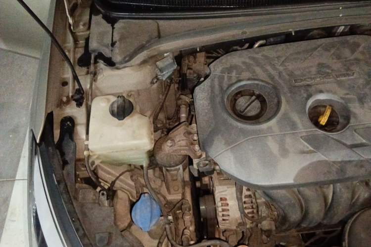 Used Hyundai Mistra 2014 1.8L Automatic Deluxe DLX Model Engine Bay Right