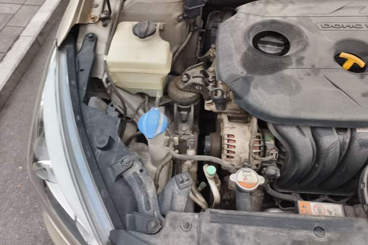 Used Hyundai Mistra 2014 1.8L Automatic Deluxe DLX Model Engine Bay Right