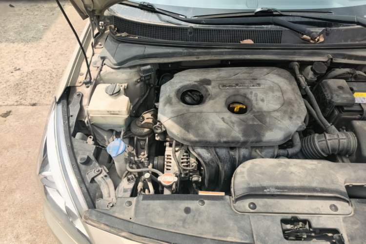 Used Hyundai Mistra 2014 1.8L Automatic Deluxe DLX Model Engine Bay Right