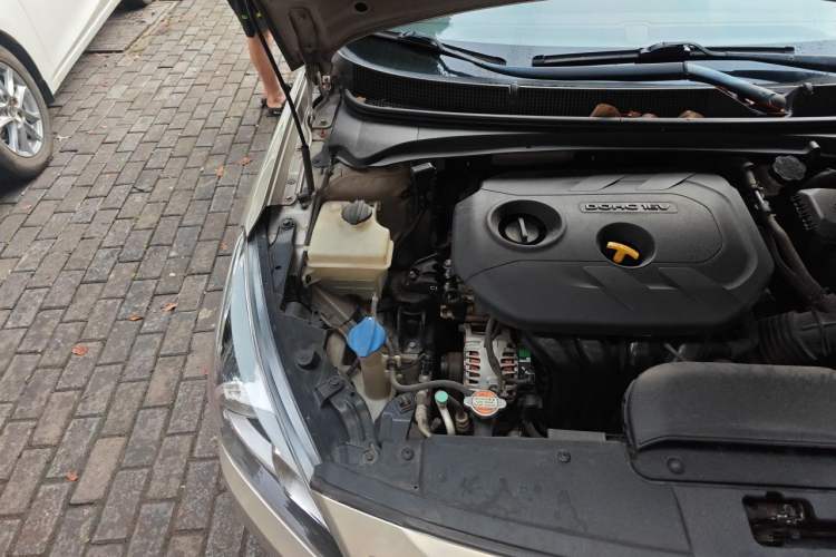 Used Hyundai Mistra 2014 1.8L Automatic Deluxe DLX Model Engine Bay Right