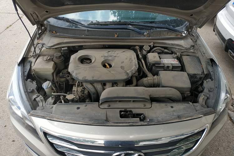 Used Hyundai Mistra 2014 1.8L Automatic Smart GLS Engine Bay