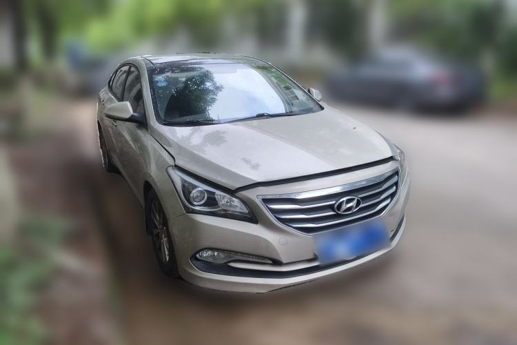 Used Hyundai Mistra 2014 1.8L Automatic Smart GLS Front Right 45 Deg