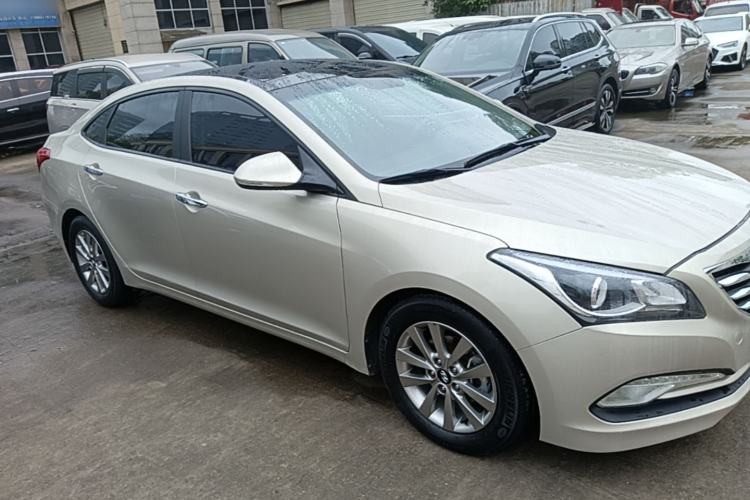 Used Hyundai Mistra 2014 1.8L Automatic Smart GLS Front Right 45 Deg