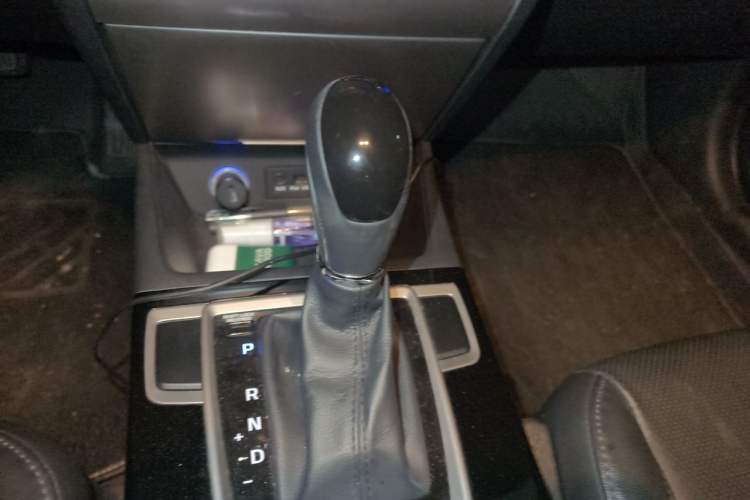 Used Hyundai Mistra 2014 1.8L Automatic Deluxe DLX Model Gear Lever