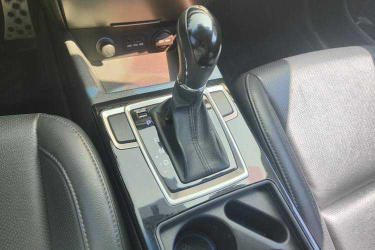 Used Hyundai Mistra 2014 1.8L Automatic Deluxe DLX Model Gear Lever