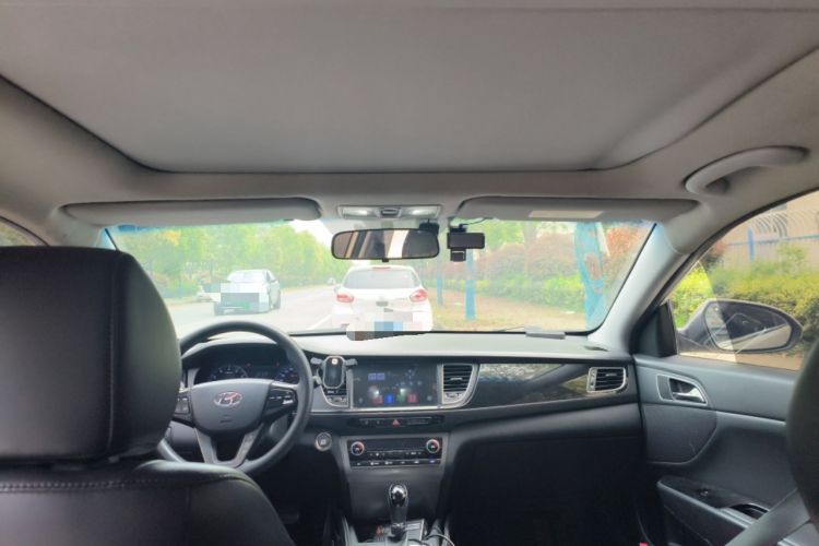 Used Hyundai Mistra 2014 1.8L Automatic Smart GLS Headliner