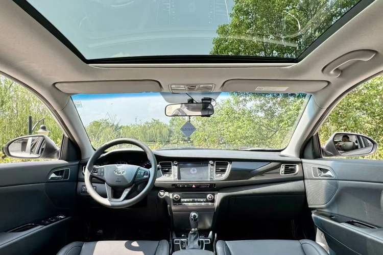Used Hyundai Mistra 2014 1.8L Automatic Smart GLS Interior 3