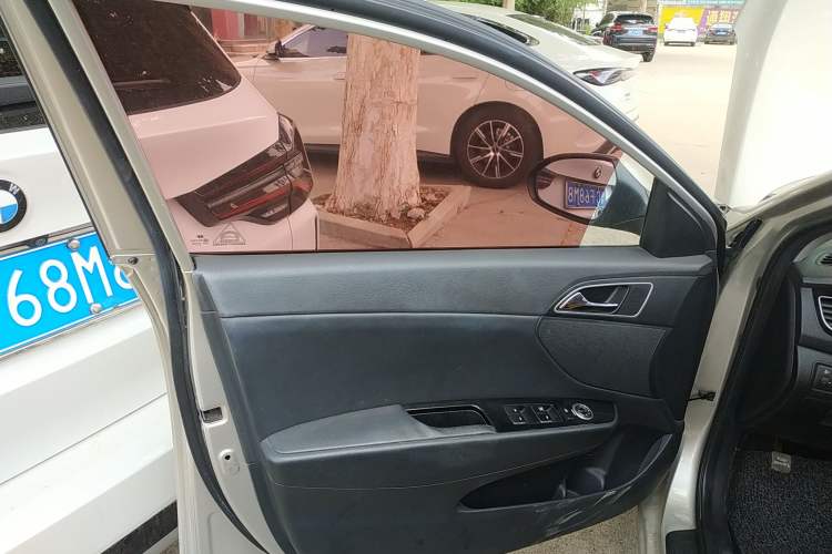 Used Hyundai Mistra 2014 1.8L Automatic Smart GLS Interior 7