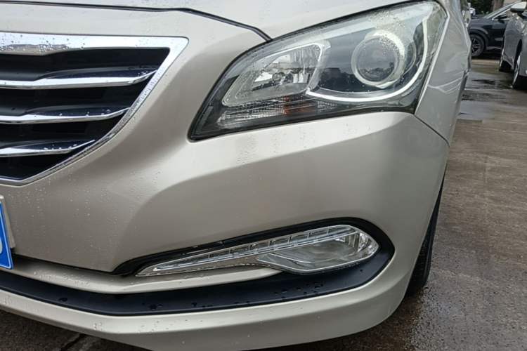Used Hyundai Mistra 2014 1.8L Automatic Smart GLS Left Front Headlight